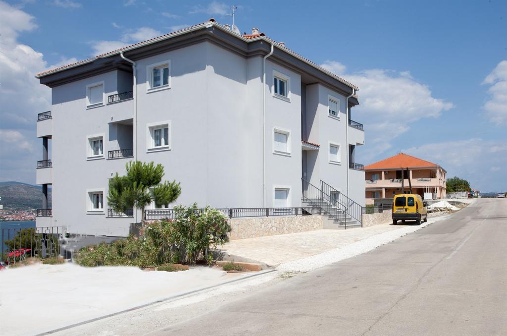 Apartments Maja Donji Okrug  Exterior foto